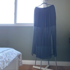 FOREVER 21 Maxi Pleated Slit Skirt (size L)